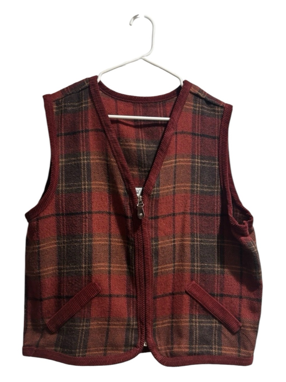 Women’s Capacity Vintage Plaid Zip-Front Vest - Red/Brown